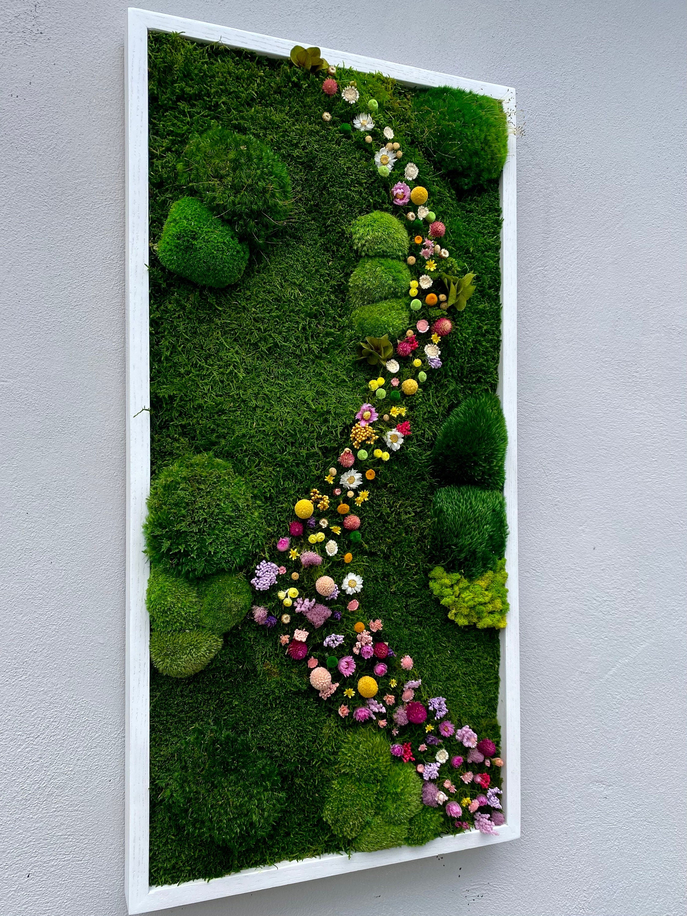 Moss wall Art. Flower art. Moss Painting. Moss wall. Preserved moss art with Flowers