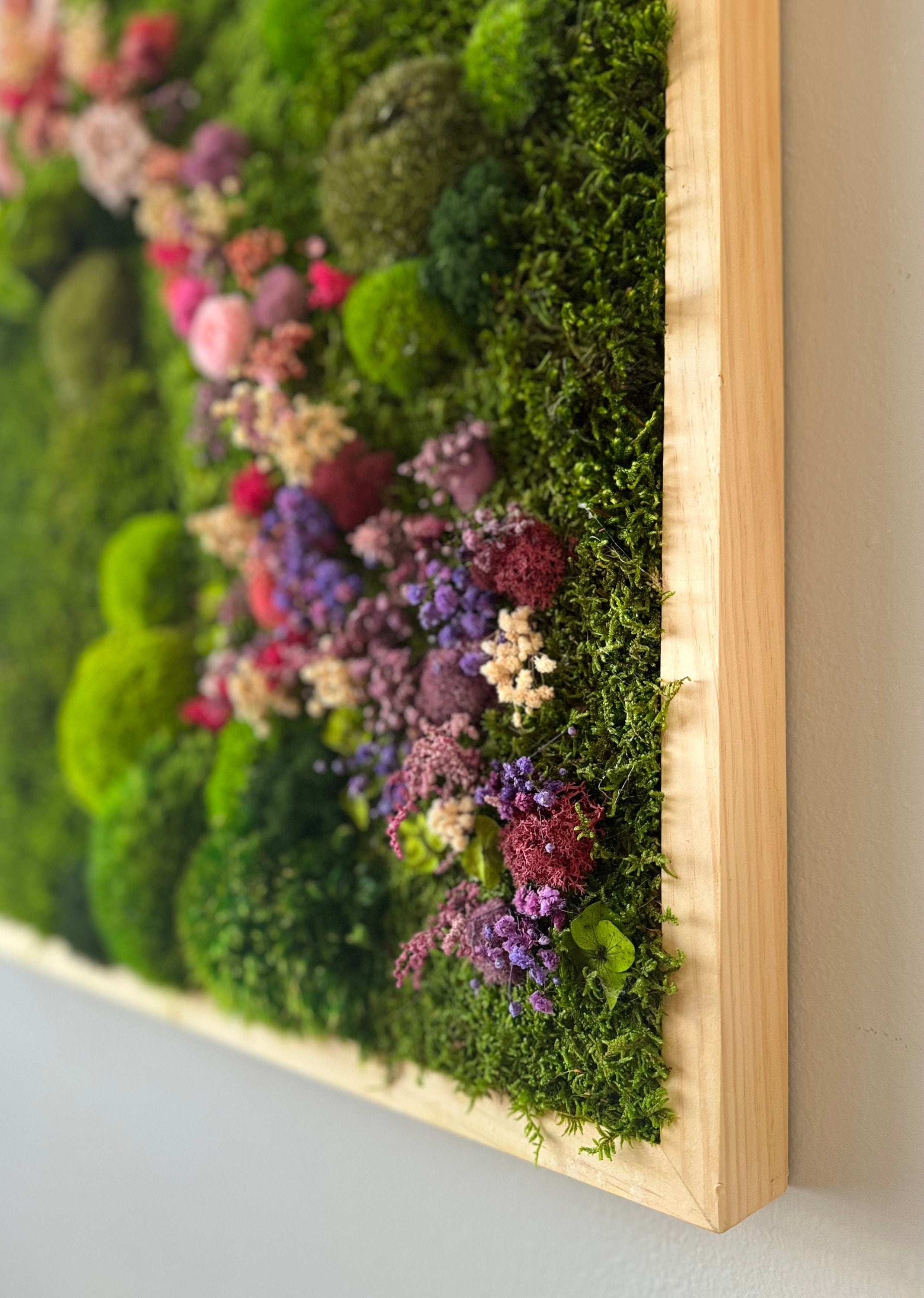 Moss wall Art. Flower art. Planted wall. Moss wall. Preserved moss