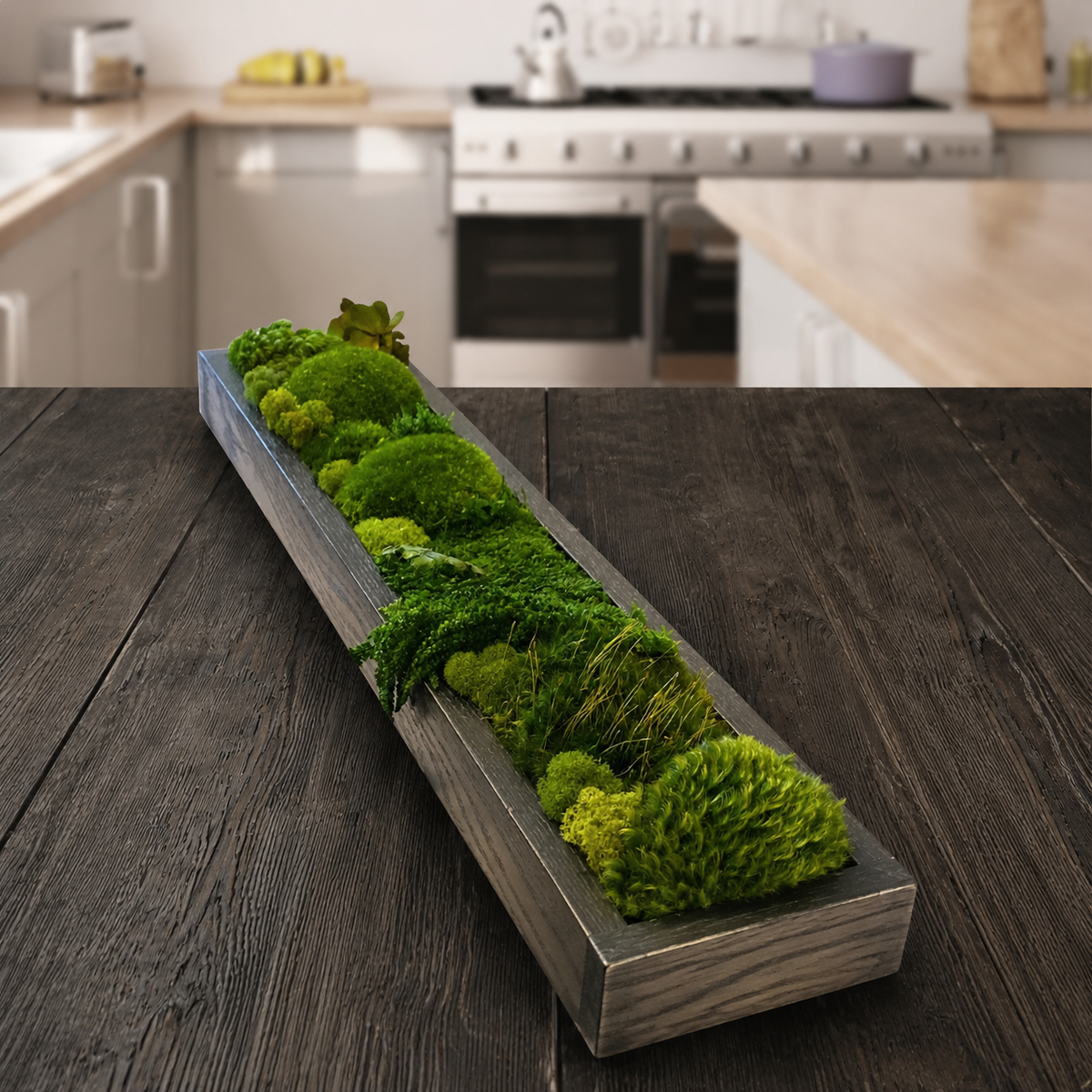 VERDANT passage Moss Centerpiece